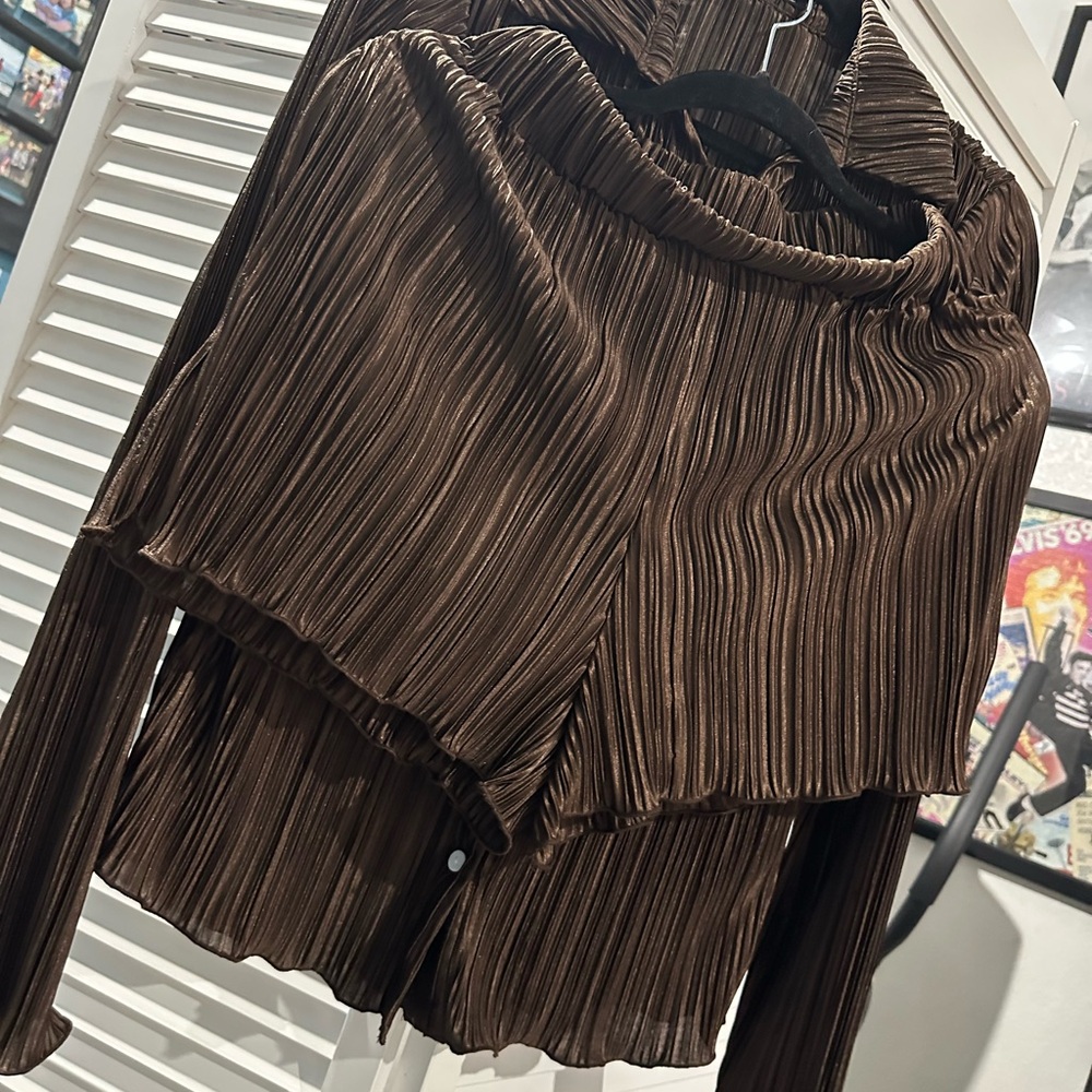 SHEIN Chocolate Pleated Blouse And Top